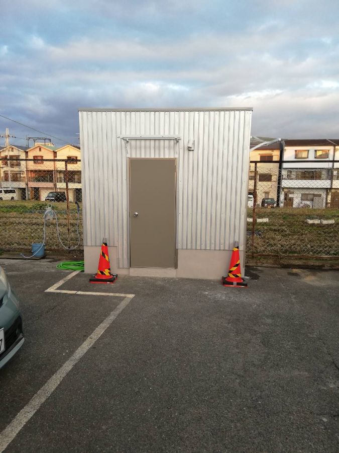 工場のスペースに共同トイレ新設